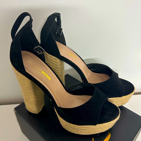 New fashion nova summer heels - Picture 2 of 2